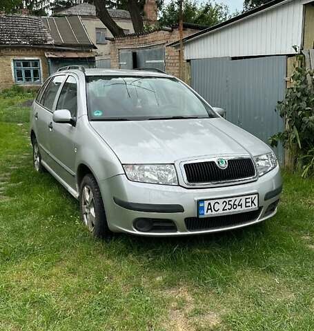 Сірий Шкода Фабія, об'ємом двигуна 1.39 л та пробігом 142 тис. км за 3300 $, фото 7 на Automoto.ua