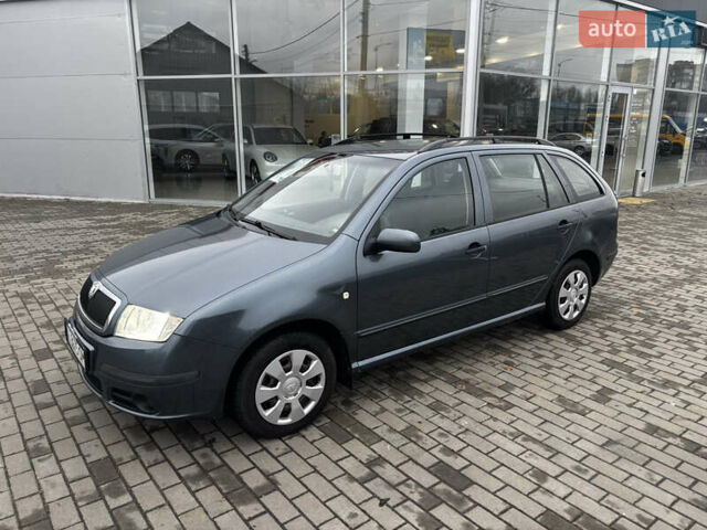 Серый Шкода Фабия, объемом двигателя 1.4 л и пробегом 322 тыс. км за 3700 $, фото 3 на Automoto.ua