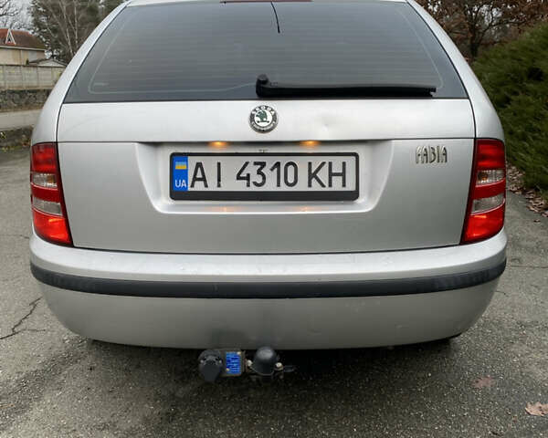 Серый Шкода Фабия, объемом двигателя 1.39 л и пробегом 243 тыс. км за 4500 $, фото 5 на Automoto.ua