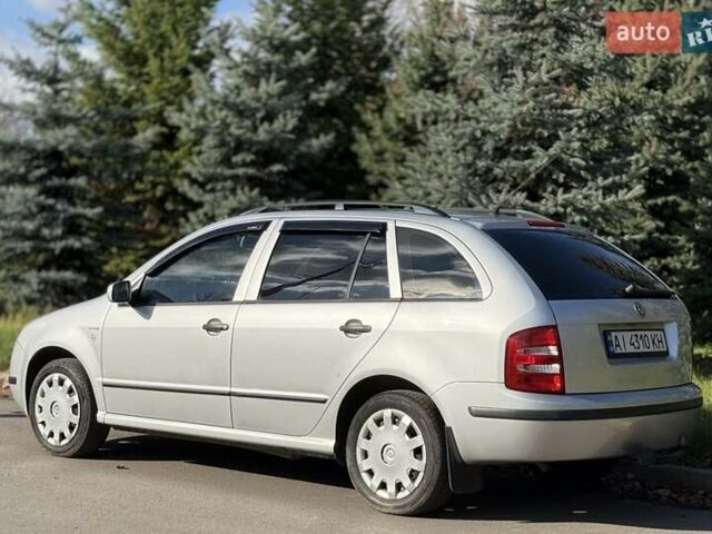 Сірий Шкода Фабія, об'ємом двигуна 1.39 л та пробігом 242 тис. км за 3900 $, фото 8 на Automoto.ua