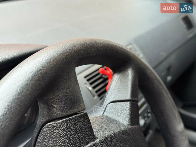 Серый Шкода Фабия, объемом двигателя 1.39 л и пробегом 208 тыс. км за 3999 $, фото 32 на Automoto.ua