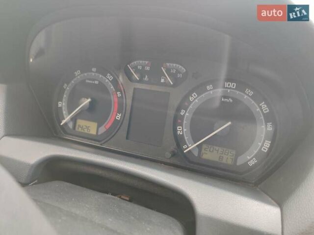 Сірий Шкода Фабія, об'ємом двигуна 1.39 л та пробігом 204 тис. км за 3500 $, фото 9 на Automoto.ua