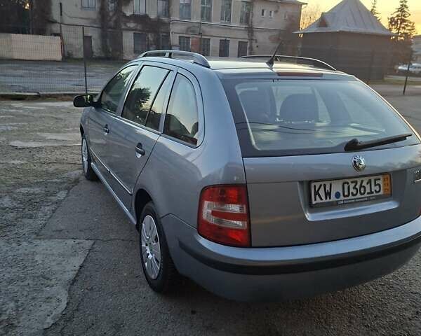 Серый Шкода Фабия, объемом двигателя 1.4 л и пробегом 202 тыс. км за 3750 $, фото 7 на Automoto.ua