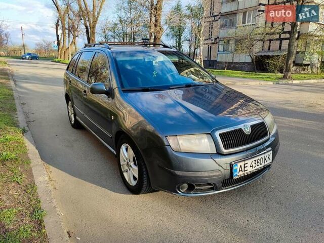 Сірий Шкода Фабія, об'ємом двигуна 1.39 л та пробігом 204 тис. км за 3500 $, фото 2 на Automoto.ua