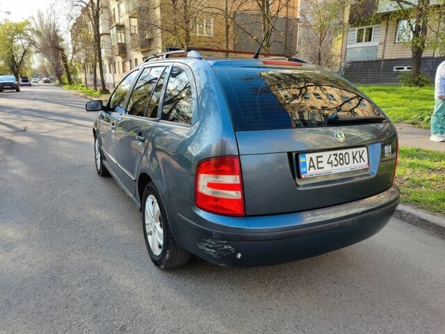 Серый Шкода Фабия, объемом двигателя 1.4 л и пробегом 220 тыс. км за 3600 $, фото 7 на Automoto.ua