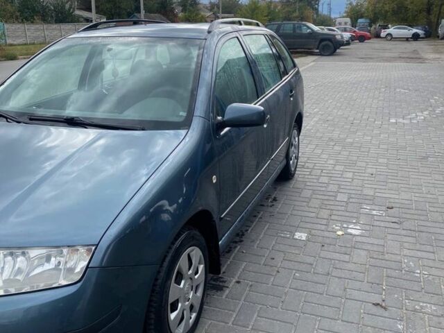 Серый Шкода Фабия, объемом двигателя 1.4 л и пробегом 200 тыс. км за 3450 $, фото 1 на Automoto.ua