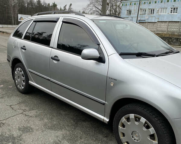 Серый Шкода Фабия, объемом двигателя 1.39 л и пробегом 243 тыс. км за 4500 $, фото 7 на Automoto.ua