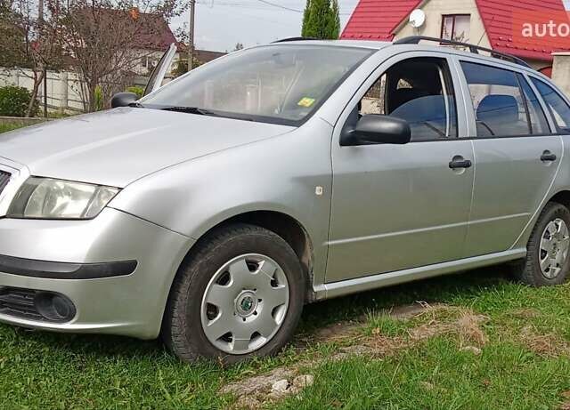 Шкода Фабия 2004 в Самборе на Automoto.ua Серый Шкода Фабия, объемом двигателя 1.39 л и пробегом 183 тыс. км за 4300 $, фото 3 на Automoto.ua