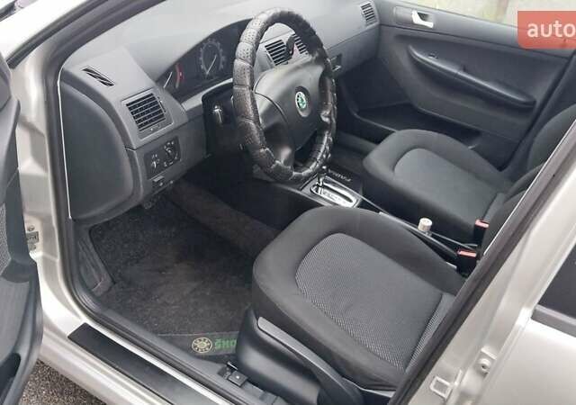 Сірий Шкода Фабія, об'ємом двигуна 1.39 л та пробігом 163 тис. км за 5750 $, фото 3 на Automoto.ua