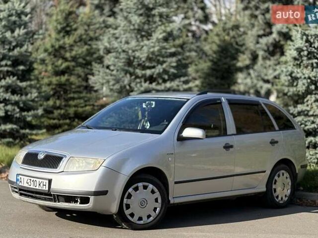 Сірий Шкода Фабія, об'ємом двигуна 1.39 л та пробігом 242 тис. км за 3900 $, фото 3 на Automoto.ua