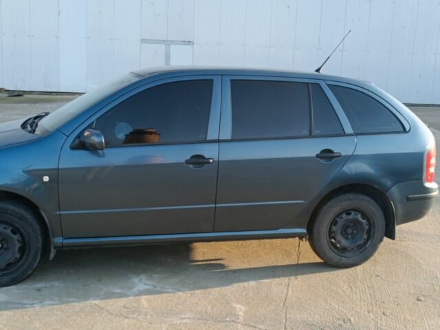 Серый Шкода Фабия, объемом двигателя 0 л и пробегом 285 тыс. км за 3300 $, фото 3 на Automoto.ua