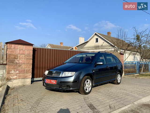 Серый Шкода Фабия, объемом двигателя 1.4 л и пробегом 209 тыс. км за 4000 $, фото 2 на Automoto.ua