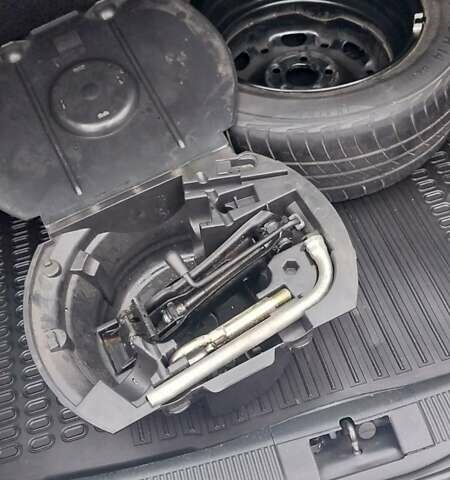 Сірий Шкода Фабія, об'ємом двигуна 1.39 л та пробігом 163 тис. км за 5750 $, фото 2 на Automoto.ua