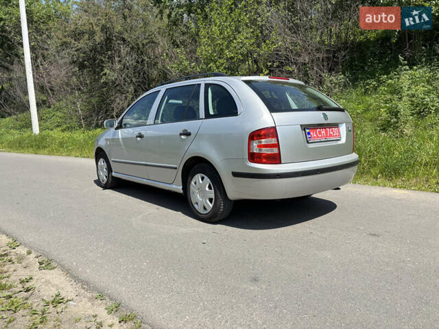 Серый Шкода Фабия, объемом двигателя 1.39 л и пробегом 240 тыс. км за 4899 $, фото 10 на Automoto.ua