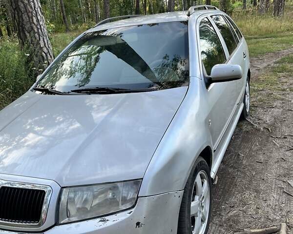 Шкода Фабия 2004 в Чернигове на Automoto.ua Серый Шкода Фабия, объемом двигателя 1.39 л и пробегом 280 тыс. км за 3300 $, фото 4 на Automoto.ua