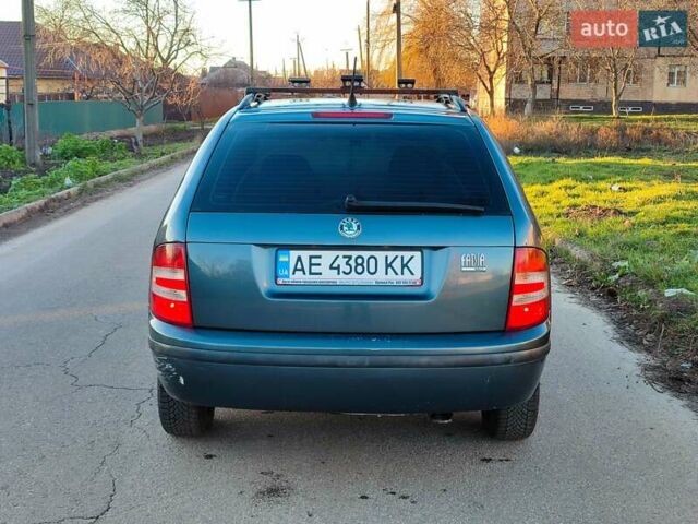 Серый Шкода Фабия, объемом двигателя 1.39 л и пробегом 204 тыс. км за 2900 $, фото 4 на Automoto.ua