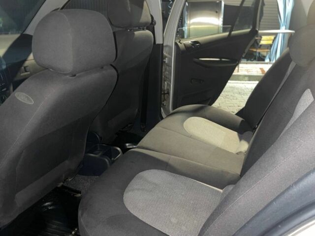 Серый Шкода Фабия, объемом двигателя 1.4 л и пробегом 259 тыс. км за 3650 $, фото 7 на Automoto.ua