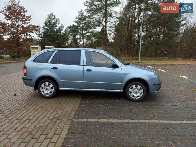 Серый Шкода Фабия, объемом двигателя 1.2 л и пробегом 220 тыс. км за 3500 $, фото 3 на Automoto.ua