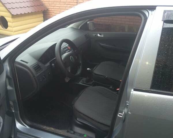 Серый Шкода Фабия, объемом двигателя 1.2 л и пробегом 263 тыс. км за 2550 $, фото 3 на Automoto.ua