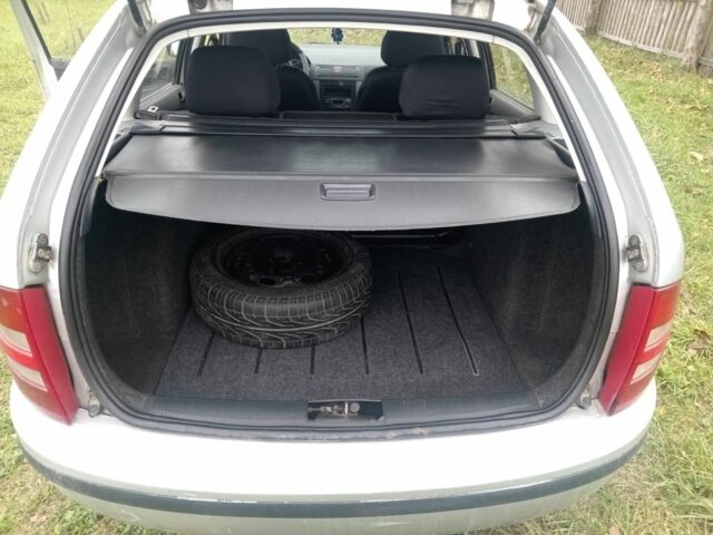 Сірий Шкода Фабія, об'ємом двигуна 1.4 л та пробігом 364 тис. км за 2650 $, фото 7 на Automoto.ua