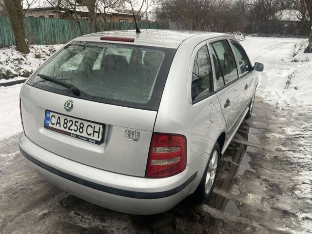 Серый Шкода Фабия, объемом двигателя 1.4 л и пробегом 320 тыс. км за 4000 $, фото 4 на Automoto.ua