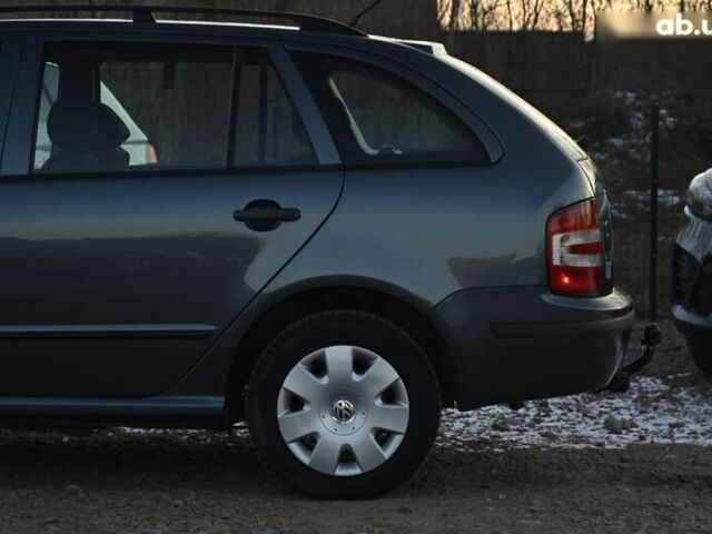 Шкода Фабия 2005 в Бердичеве на Automoto.ua Серый Шкода Фабия, объемом двигателя 1.4 л и пробегом 273 тыс. км за 4400 $, фото 5 на Automoto.ua