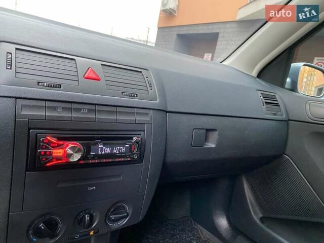 Серый Шкода Фабия, объемом двигателя 1.39 л и пробегом 177 тыс. км за 4800 $, фото 30 на Automoto.ua