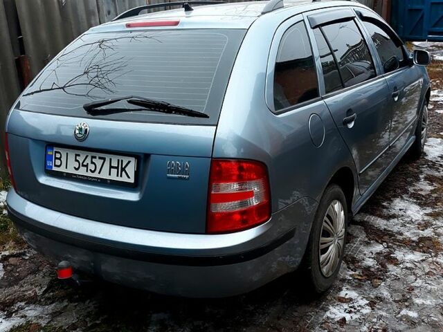 Серый Шкода Фабия, объемом двигателя 1.4 л и пробегом 165 тыс. км за 4450 $, фото 1 на Automoto.ua