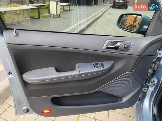 Серый Шкода Фабия, объемом двигателя 1.39 л и пробегом 177 тыс. км за 4800 $, фото 21 на Automoto.ua