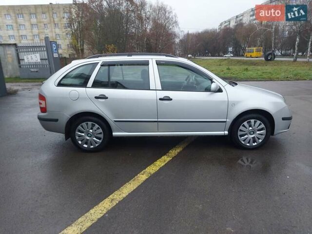 Серый Шкода Фабия, объемом двигателя 1.39 л и пробегом 100 тыс. км за 4700 $, фото 7 на Automoto.ua