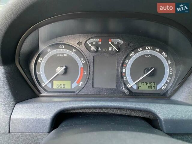 Серый Шкода Фабия, объемом двигателя 1.39 л и пробегом 177 тыс. км за 4800 $, фото 24 на Automoto.ua