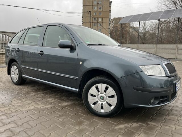 Серый Шкода Фабия, объемом двигателя 1.4 л и пробегом 266 тыс. км за 4750 $, фото 7 на Automoto.ua