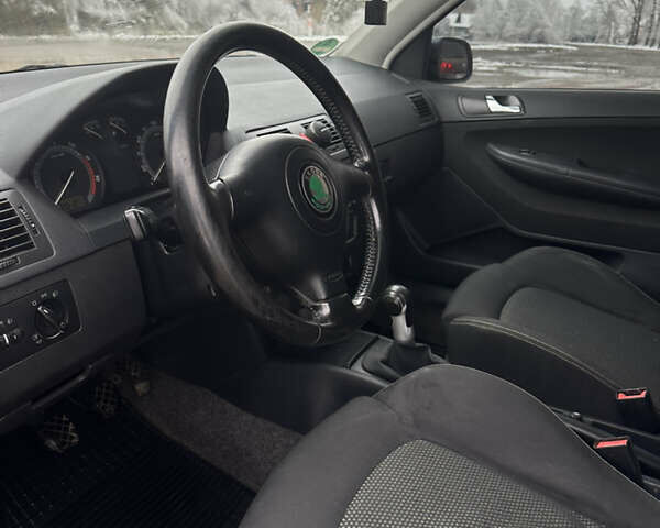 Сірий Шкода Фабія, об'ємом двигуна 1.4 л та пробігом 147 тис. км за 3870 $, фото 16 на Automoto.ua