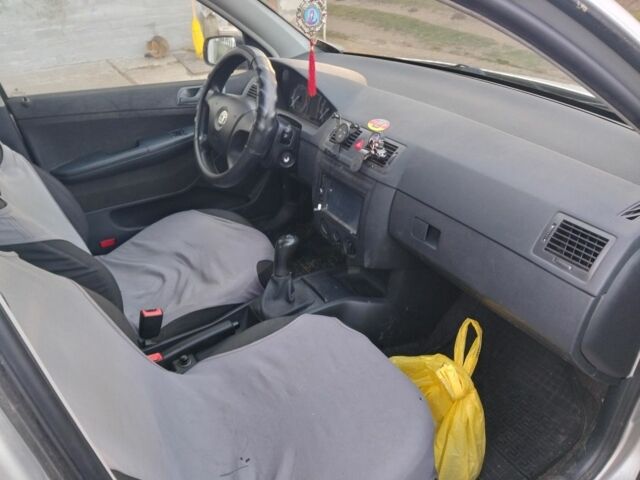 Серый Шкода Фабия, объемом двигателя 1.4 л и пробегом 307 тыс. км за 3700 $, фото 3 на Automoto.ua