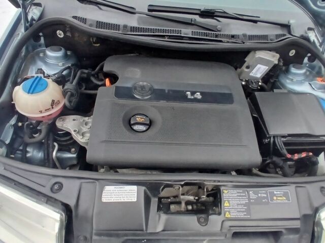 Серый Шкода Фабия, объемом двигателя 1.4 л и пробегом 161 тыс. км за 4950 $, фото 6 на Automoto.ua