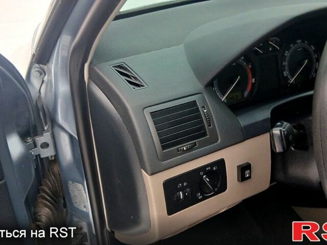 Серый Шкода Фабия, объемом двигателя 1.4 л и пробегом 161 тыс. км за 4950 $, фото 8 на Automoto.ua