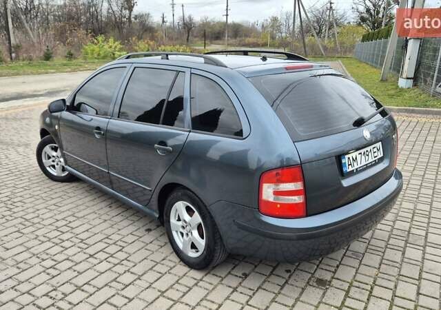 Серый Шкода Фабия, объемом двигателя 1.39 л и пробегом 299 тыс. км за 2999 $, фото 12 на Automoto.ua