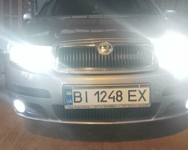 Серый Шкода Фабия, объемом двигателя 1.39 л и пробегом 241 тыс. км за 5000 $, фото 15 на Automoto.ua