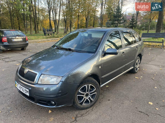 Шкода Фабия 2005 в Калуше на Automoto.ua Серый Шкода Фабия, объемом двигателя 1.2 л и пробегом 200 тыс. км за 2850 $, фото 6 на Automoto.ua