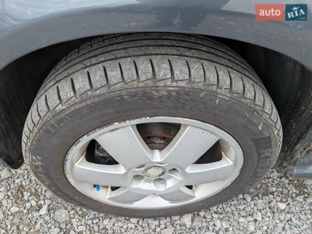 Шкода Фабия 2005 в Ровно на Automoto.ua Серый Шкода Фабия, объемом двигателя 1.39 л и пробегом 180 тыс. км за 3990 $, фото 22 на Automoto.ua