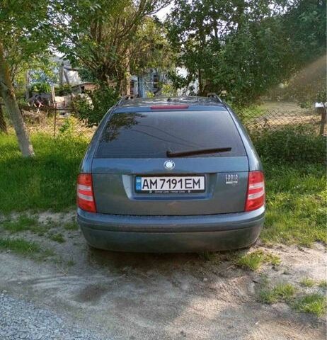 Серый Шкода Фабия, объемом двигателя 1.4 л и пробегом 270 тыс. км за 4250 $, фото 1 на Automoto.ua