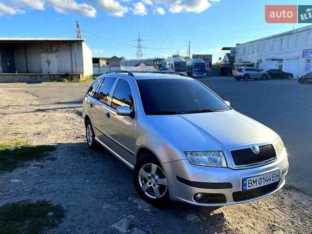Серый Шкода Фабия, объемом двигателя 1.4 л и пробегом 318 тыс. км за 5000 $, фото 4 на Automoto.ua