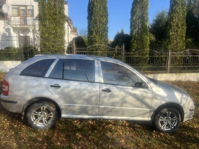 Сірий Шкода Фабія, об'ємом двигуна 1.4 л та пробігом 250 тис. км за 2800 $, фото 5 на Automoto.ua