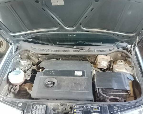 Серый Шкода Фабия, объемом двигателя 1.39 л и пробегом 241 тыс. км за 5000 $, фото 8 на Automoto.ua