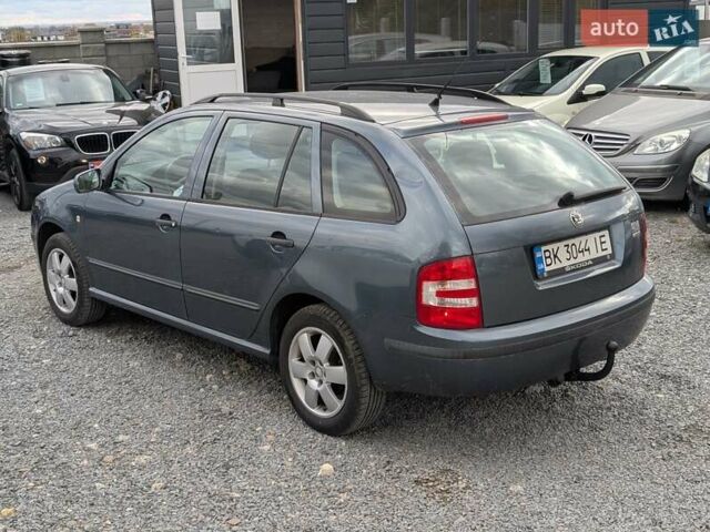 Шкода Фабия 2005 в Ровно на Automoto.ua Серый Шкода Фабия, объемом двигателя 1.39 л и пробегом 180 тыс. км за 3990 $, фото 18 на Automoto.ua