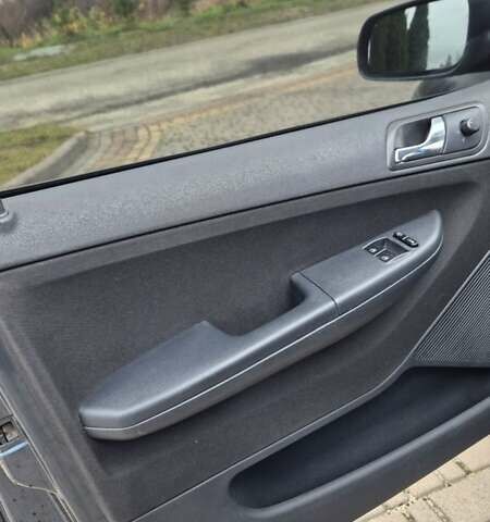 Серый Шкода Фабия, объемом двигателя 1.39 л и пробегом 299 тыс. км за 2999 $, фото 52 на Automoto.ua