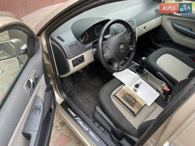 Шкода Фабия 2005 в Ровно на Automoto.ua Серый Шкода Фабия, объемом двигателя 1.39 л и пробегом 230 тыс. км за 4000 $, фото 8 на Automoto.ua