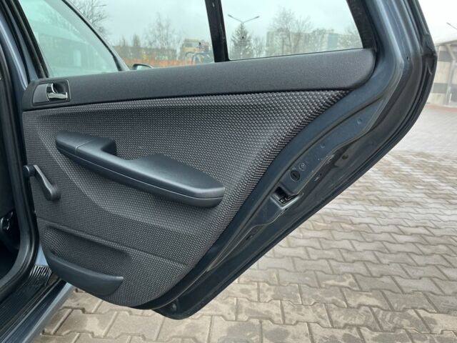 Серый Шкода Фабия, объемом двигателя 1.4 л и пробегом 266 тыс. км за 4750 $, фото 18 на Automoto.ua