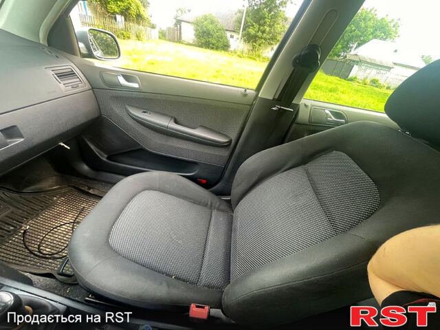 Серый Шкода Фабия, объемом двигателя 1.4 л и пробегом 233 тыс. км за 4000 $, фото 7 на Automoto.ua