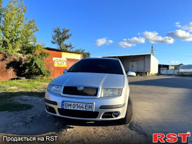 Серый Шкода Фабия, объемом двигателя 1.4 л и пробегом 315 тыс. км за 5000 $, фото 2 на Automoto.ua